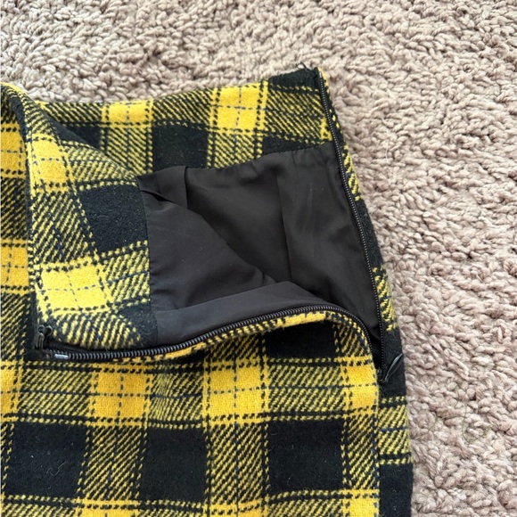 Forever 21 Yellow and Black Plaid Mini Skirt - Picture 4 of 7